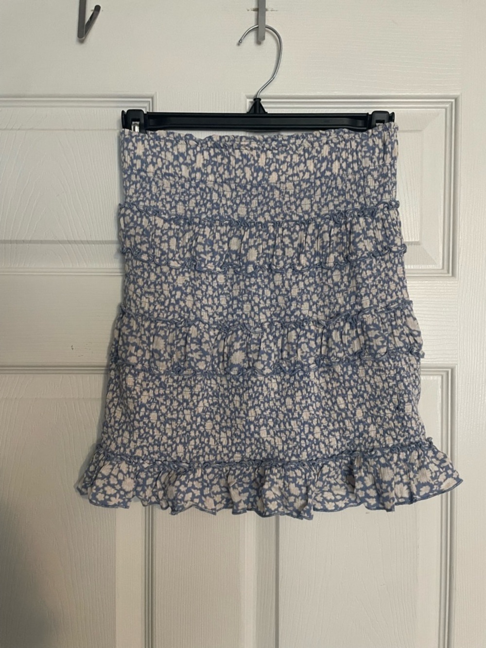Ocean Drive Mini Skirt Size Small Floral Smocked Ruffle Skirt- Blue/White